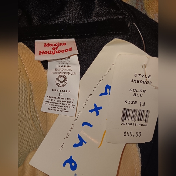 ☘️Womens Swimsuit - Picture 3 of 3